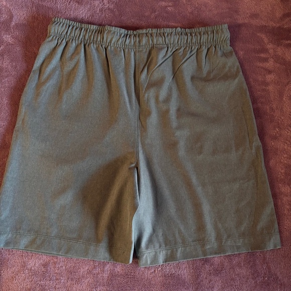 Tommy Bahama Kids olive  Casual Shorts NWOT - Picture 5 of 5